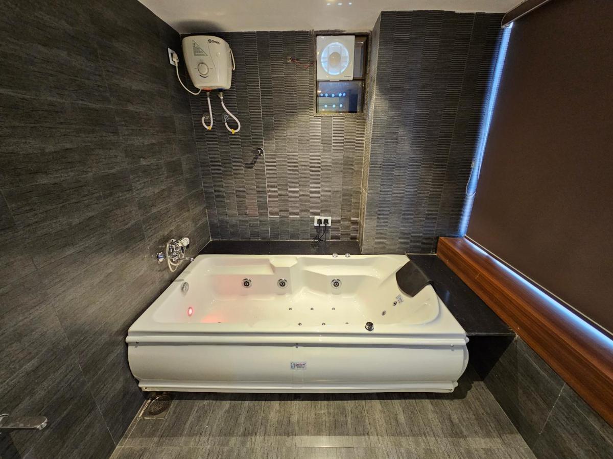 Rds Hotel 阿穆达巴 外观 照片