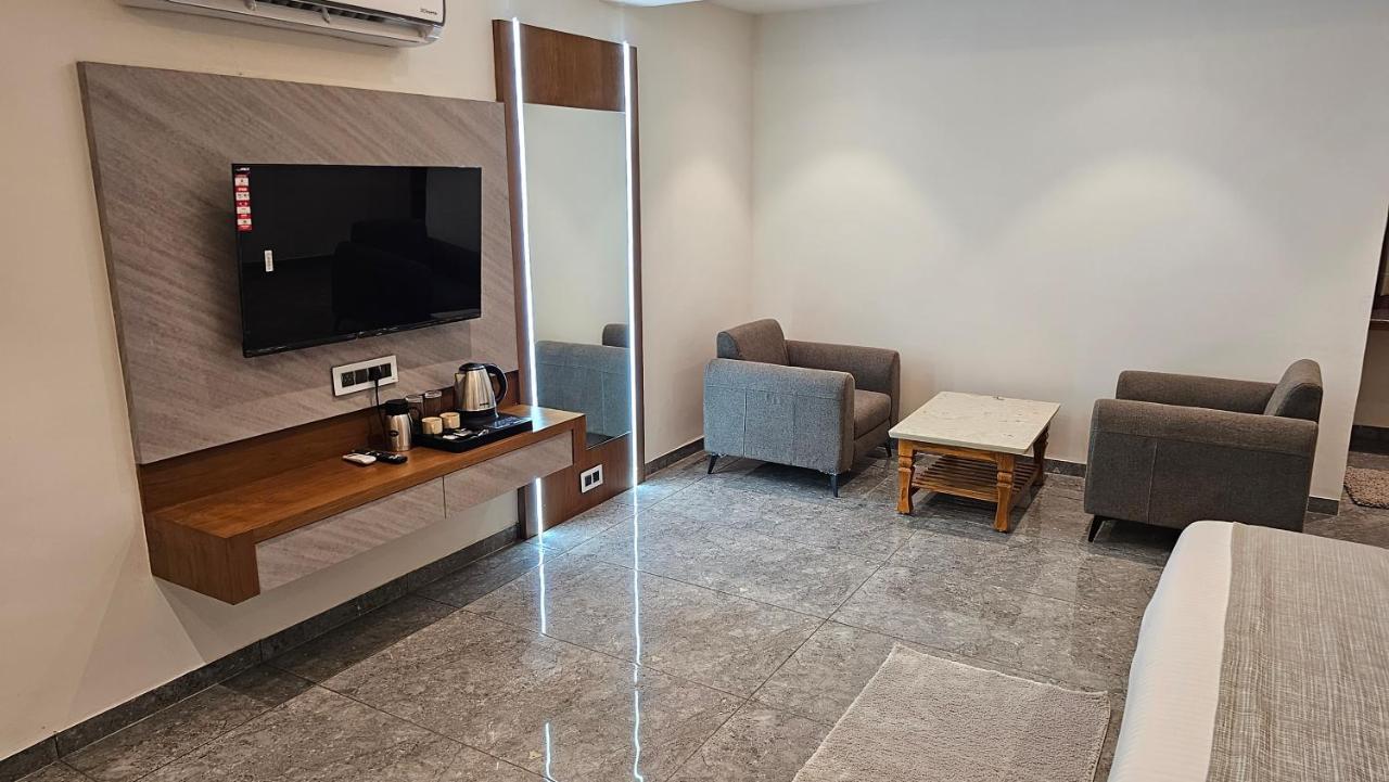 Rds Hotel 阿穆达巴 外观 照片