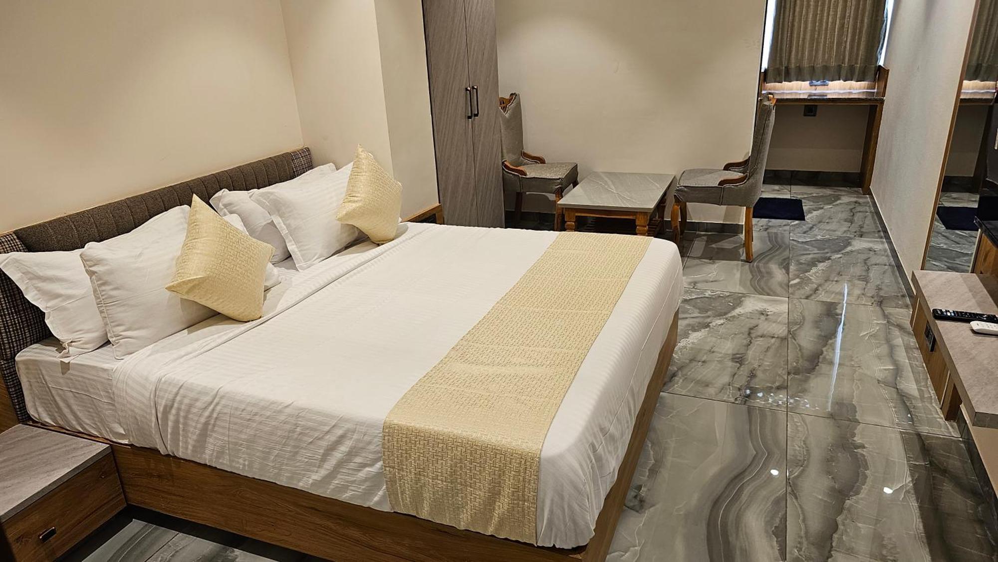 Rds Hotel 阿穆达巴 外观 照片