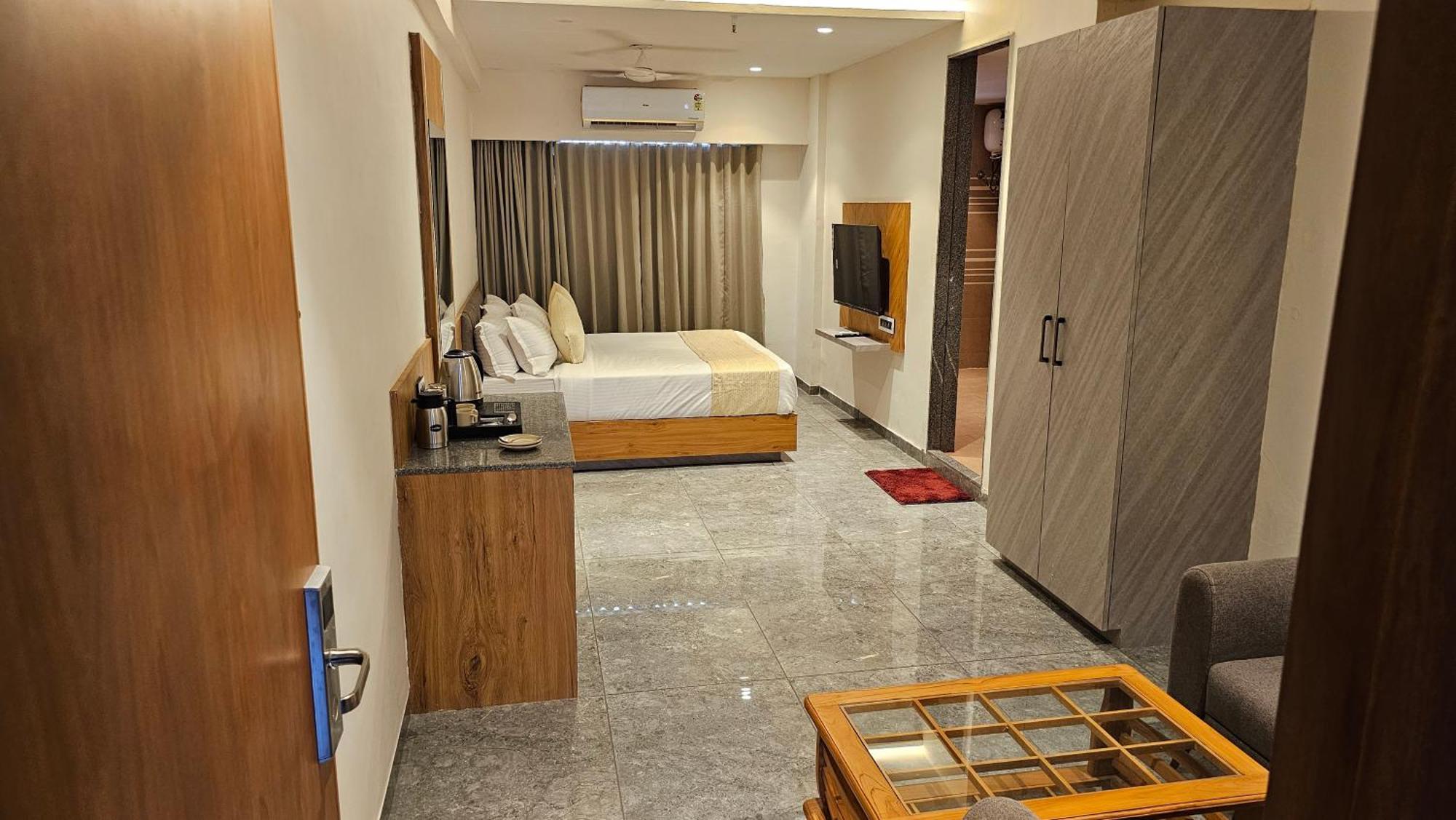 Rds Hotel 阿穆达巴 外观 照片