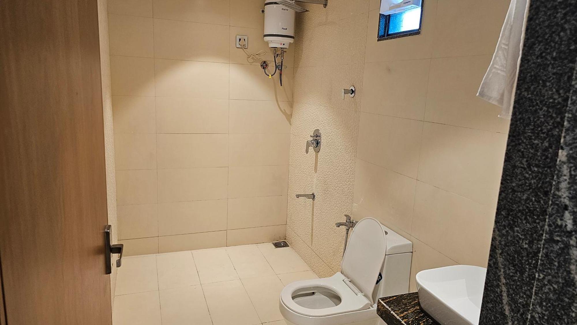 Rds Hotel 阿穆达巴 外观 照片