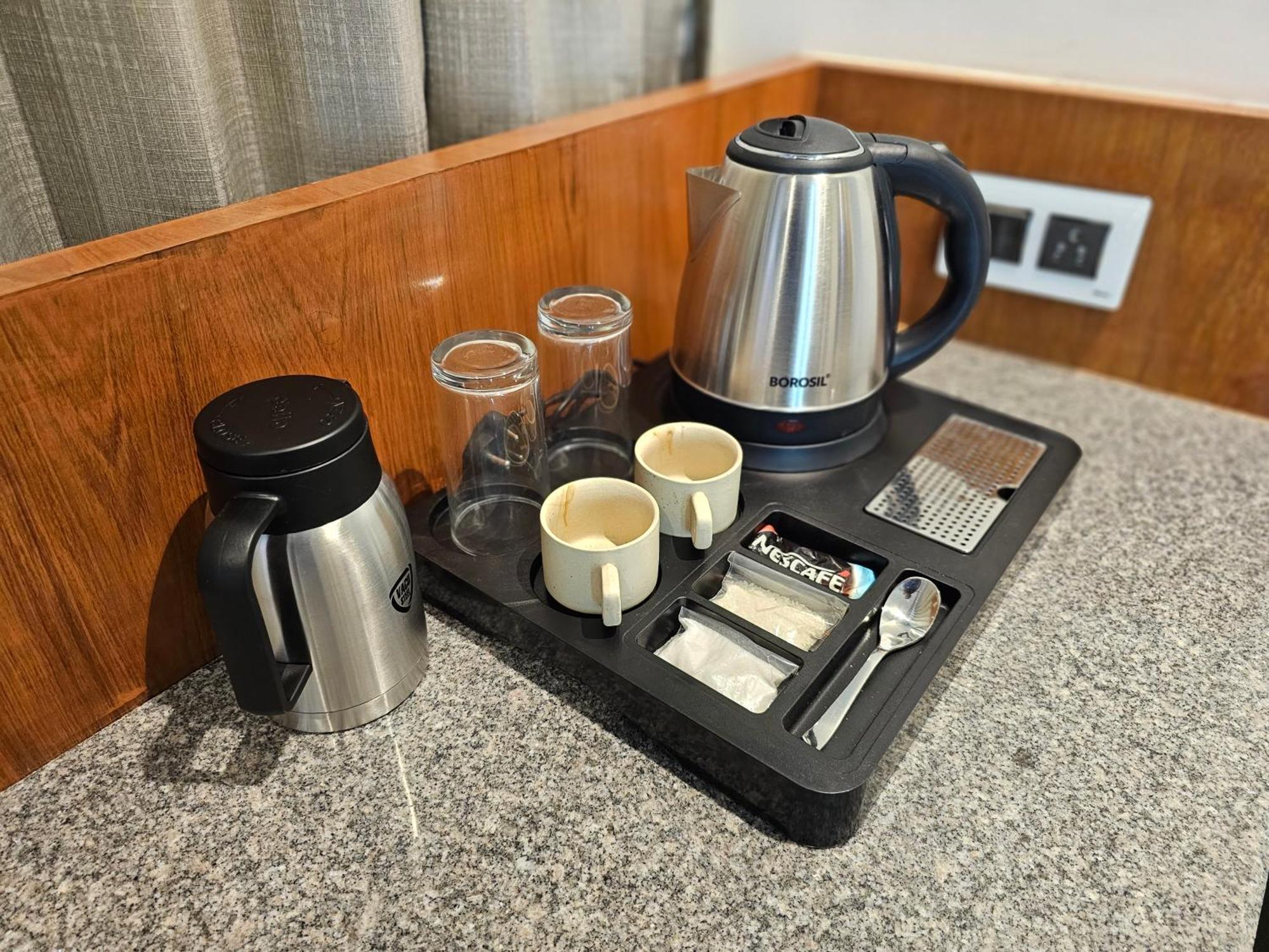 Rds Hotel 阿穆达巴 外观 照片
